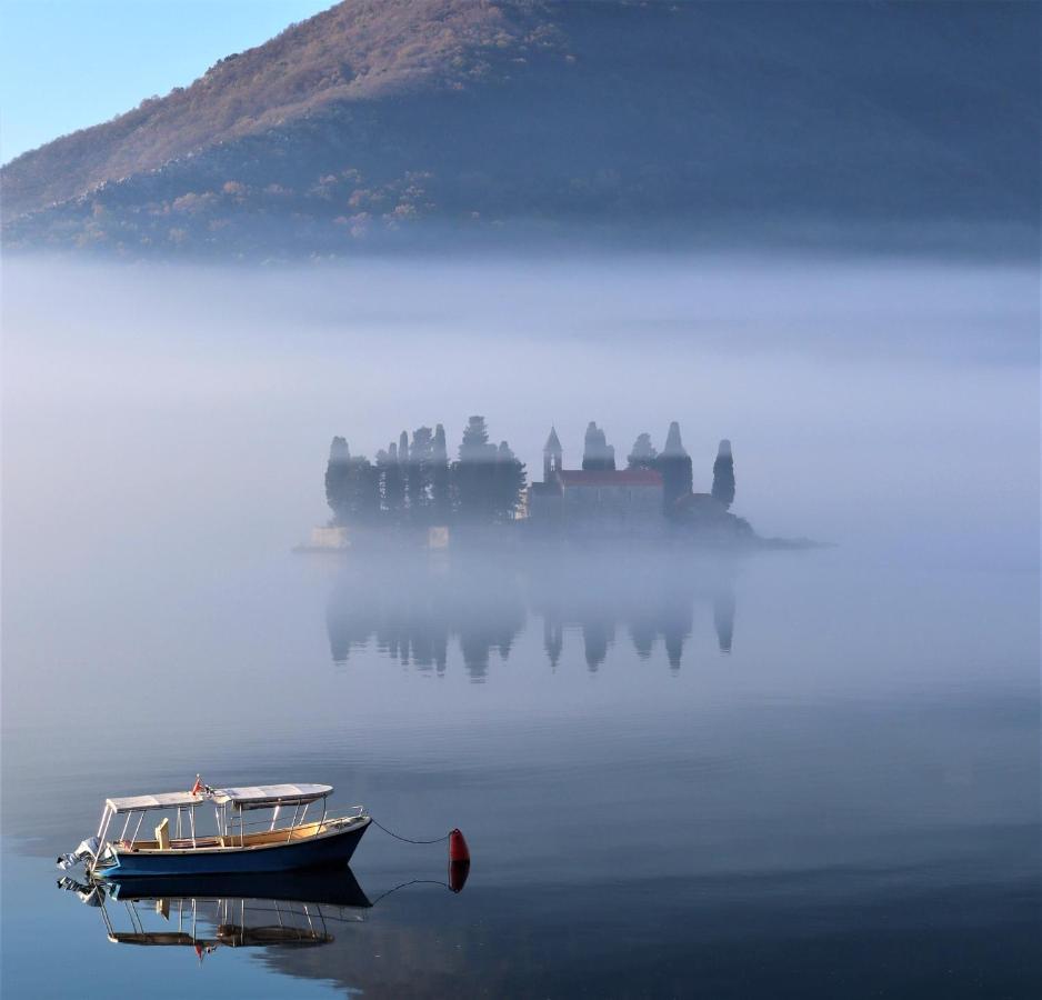 Guesthouse Zmukic Perast Exterior photo